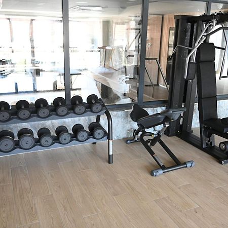 Aniroc Signature Hotel أراد المظهر الخارجي الصورة A gym